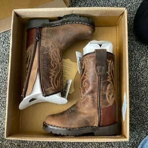 Cowboy boots brand new in box w tags